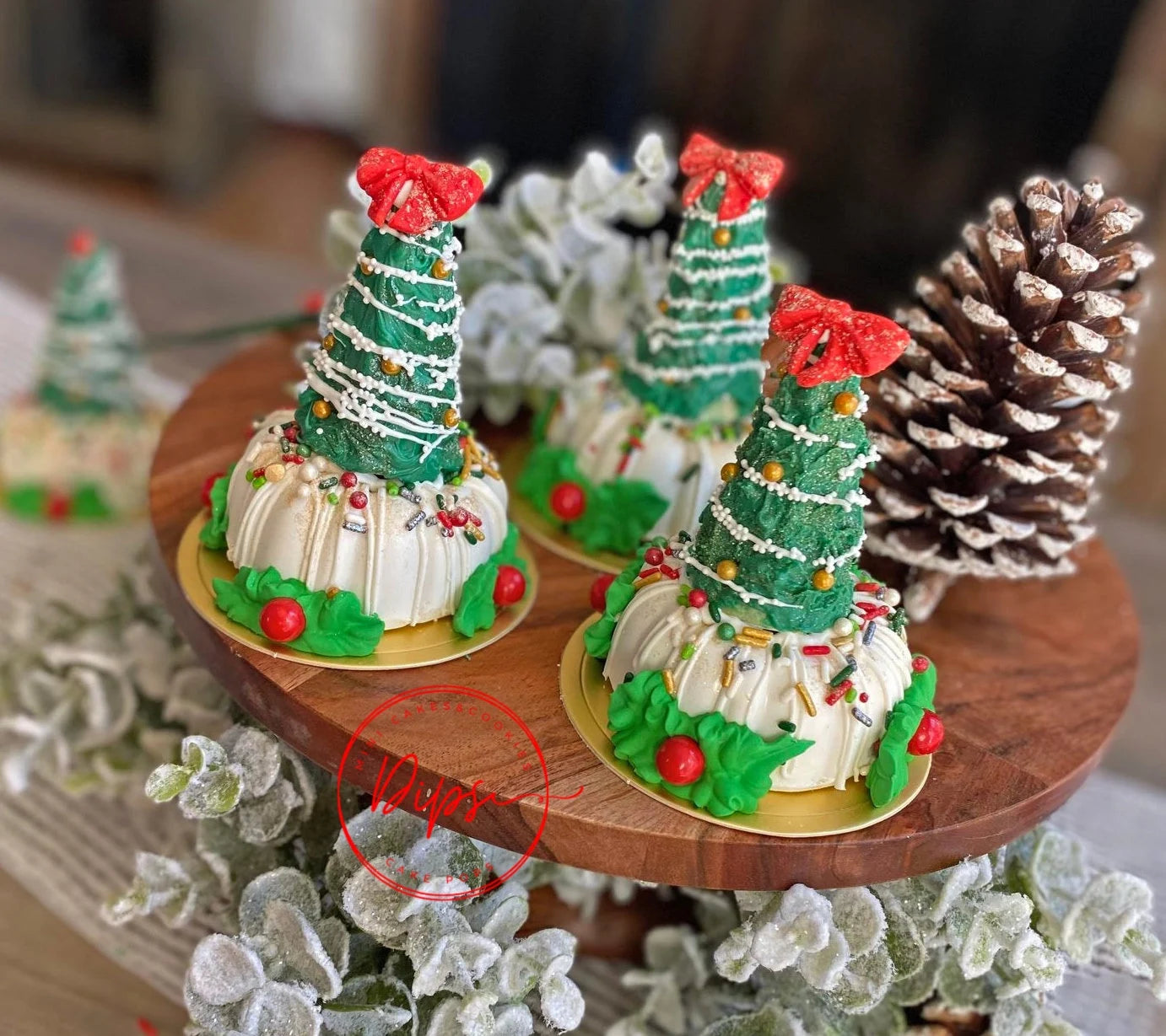 Christmas Tree Mini bundt Cakes, Christmas tree Mini cakes, Christmas Cake Pops