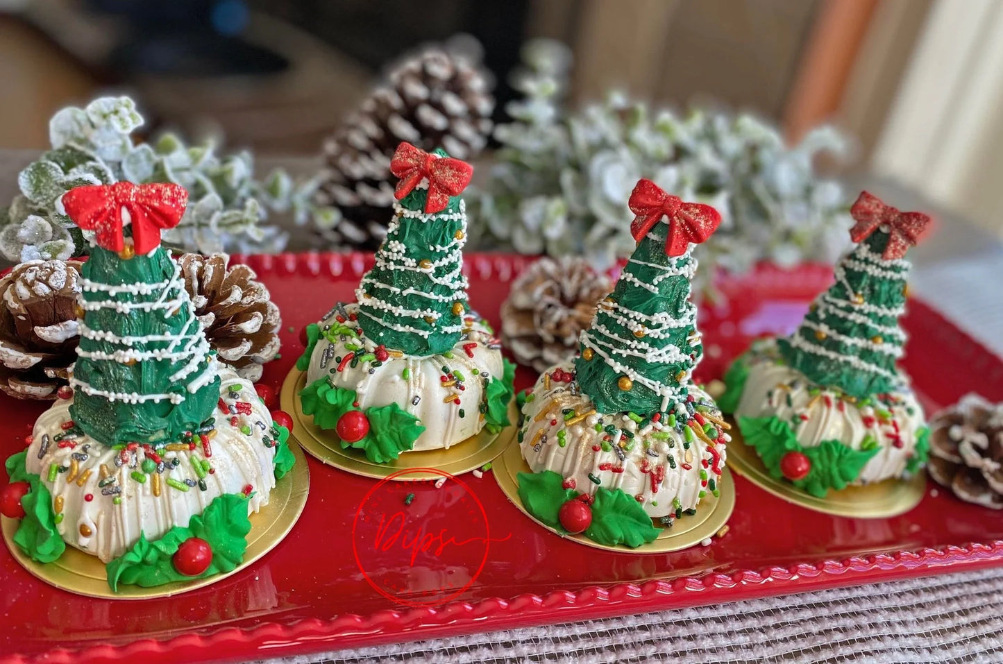 Christmas Tree Mini bundt Cakes, Christmas tree Mini cakes, Christmas Cake Pops