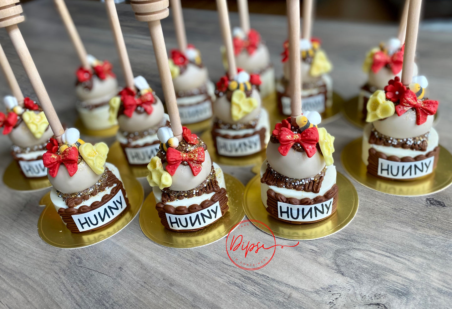 Hunny Pot Cake pop/Oreo Combo Treats