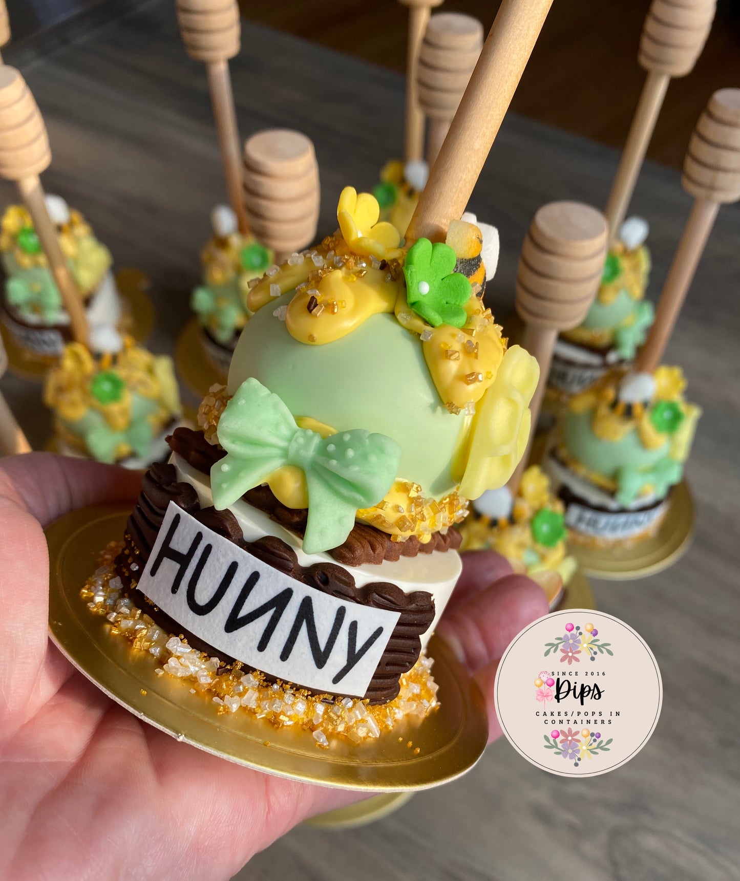 Hunny Pot Cake pop/Oreo Combo Treats