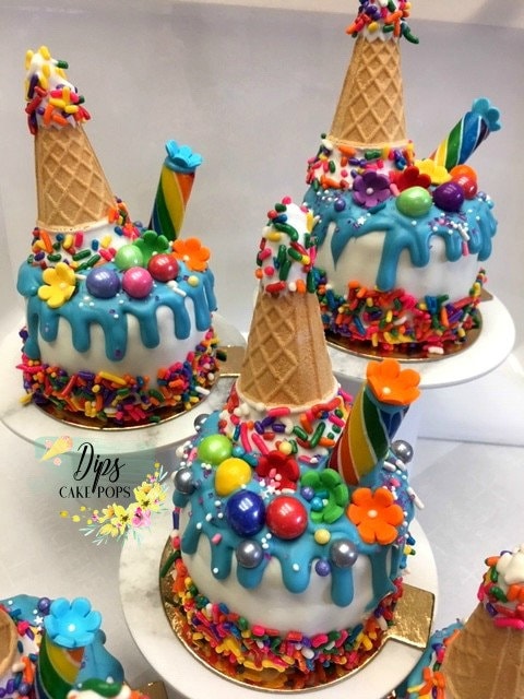 Blue Mini drip cakes