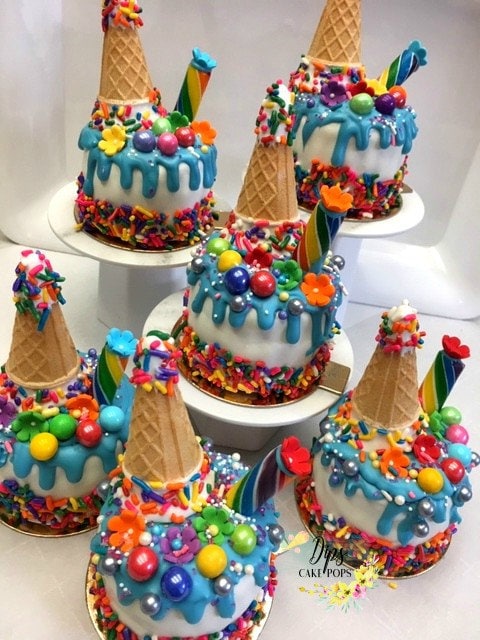 Blue Mini drip cakes